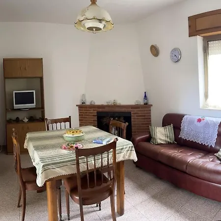 Wanderlust Per Chi Ama La Natura Laino Castello